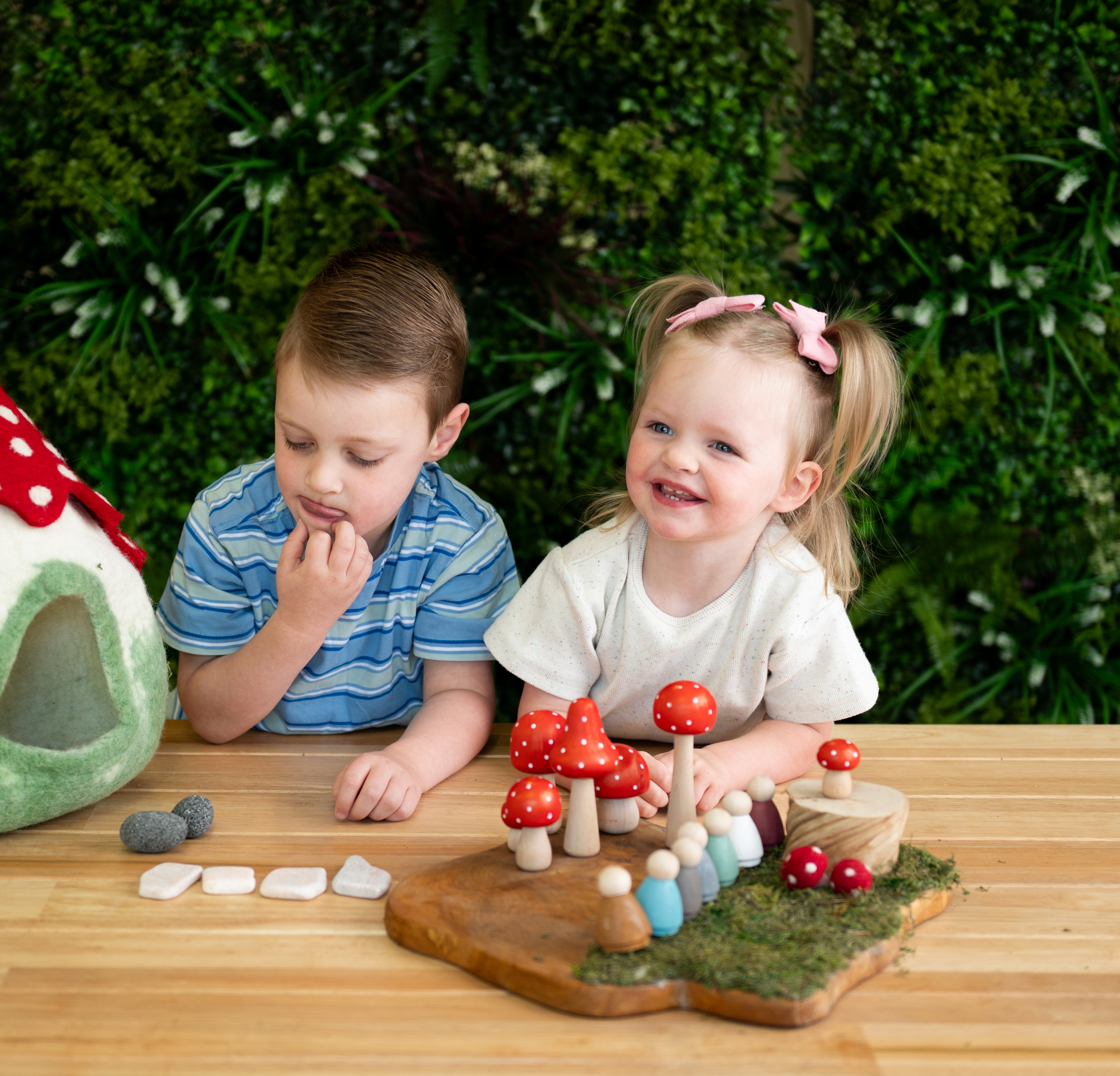 Felt Mushroom Cave & Accessories - Step4 Felt Mushroom Cave & Accessories