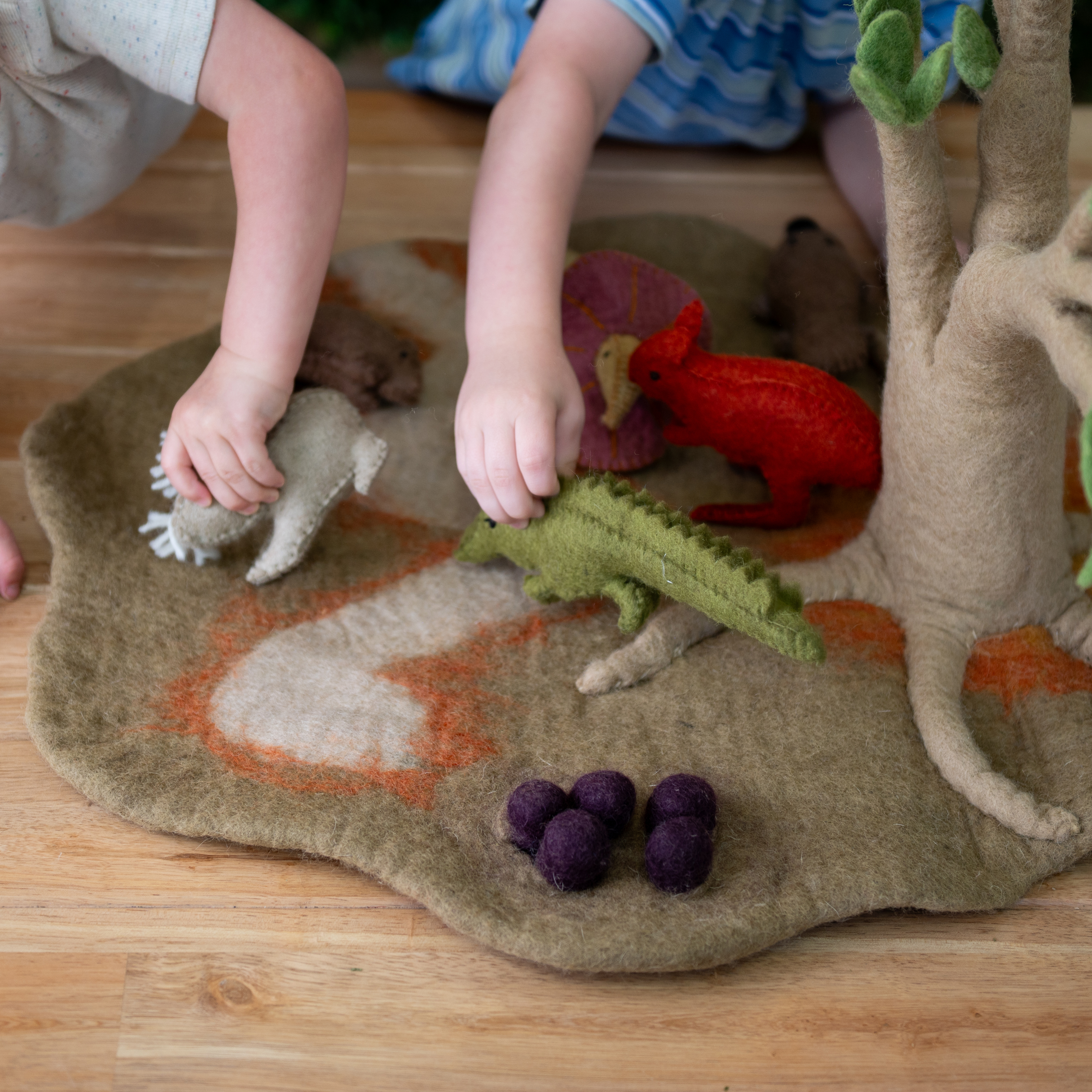 Felt Outback Play Mat & Accessories - Step4 Felt Outback Play Mat & Accessories