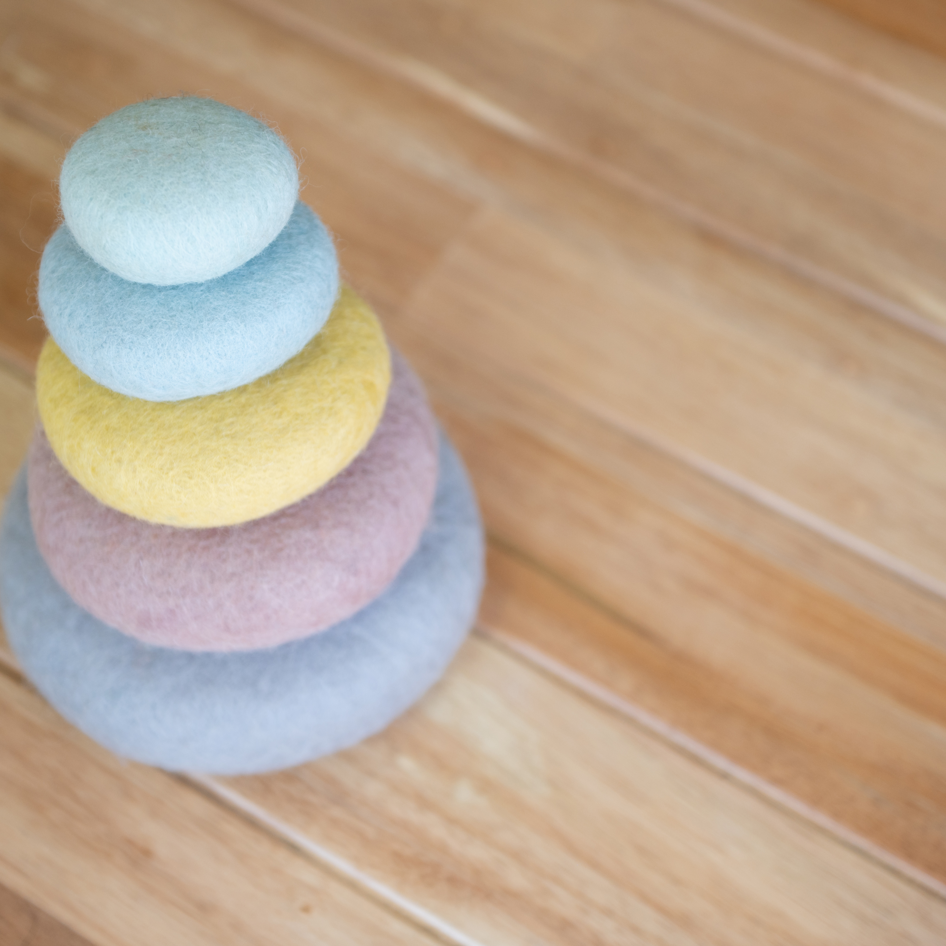 Felt Stacking Pebbles Pastel (5pcs) - Step4 Felt Stacking Pebbles Pastel (5pcs)