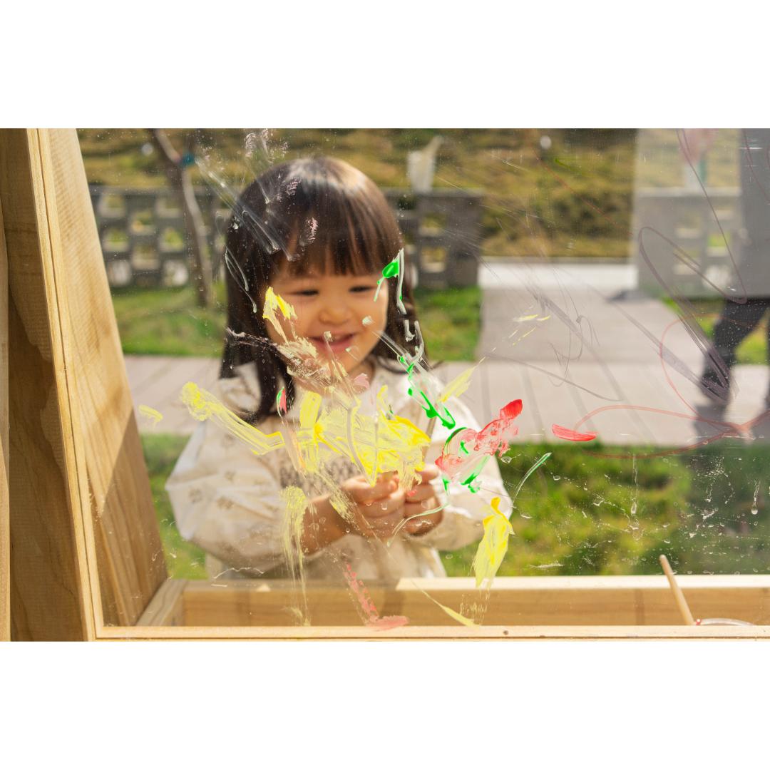 Classic Outdoors Clear Art Easel - Step4 Classic Outdoors Clear Art Easel - Image 3